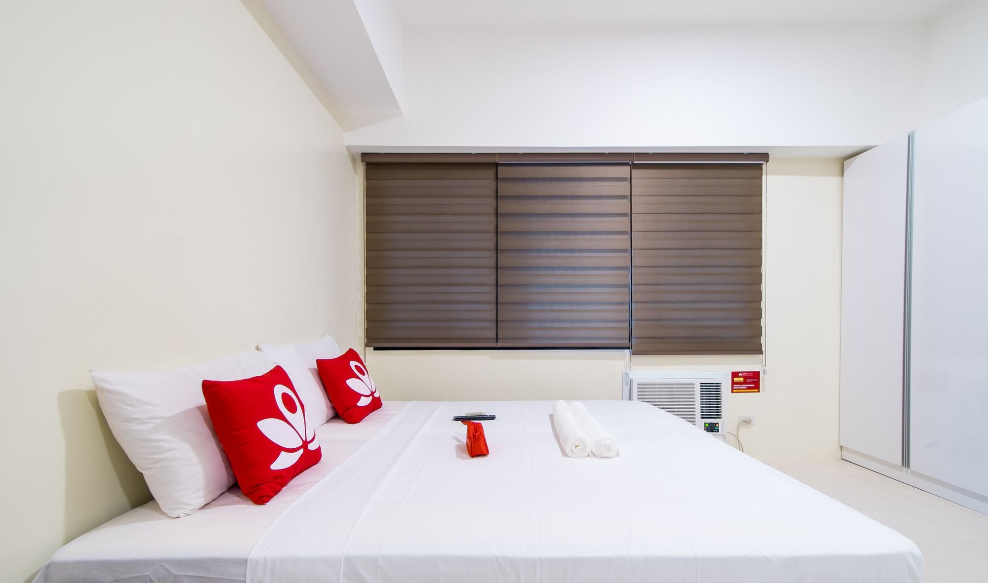 Zen Home At Icon Plaza Bgc Taguig Buitenkant foto